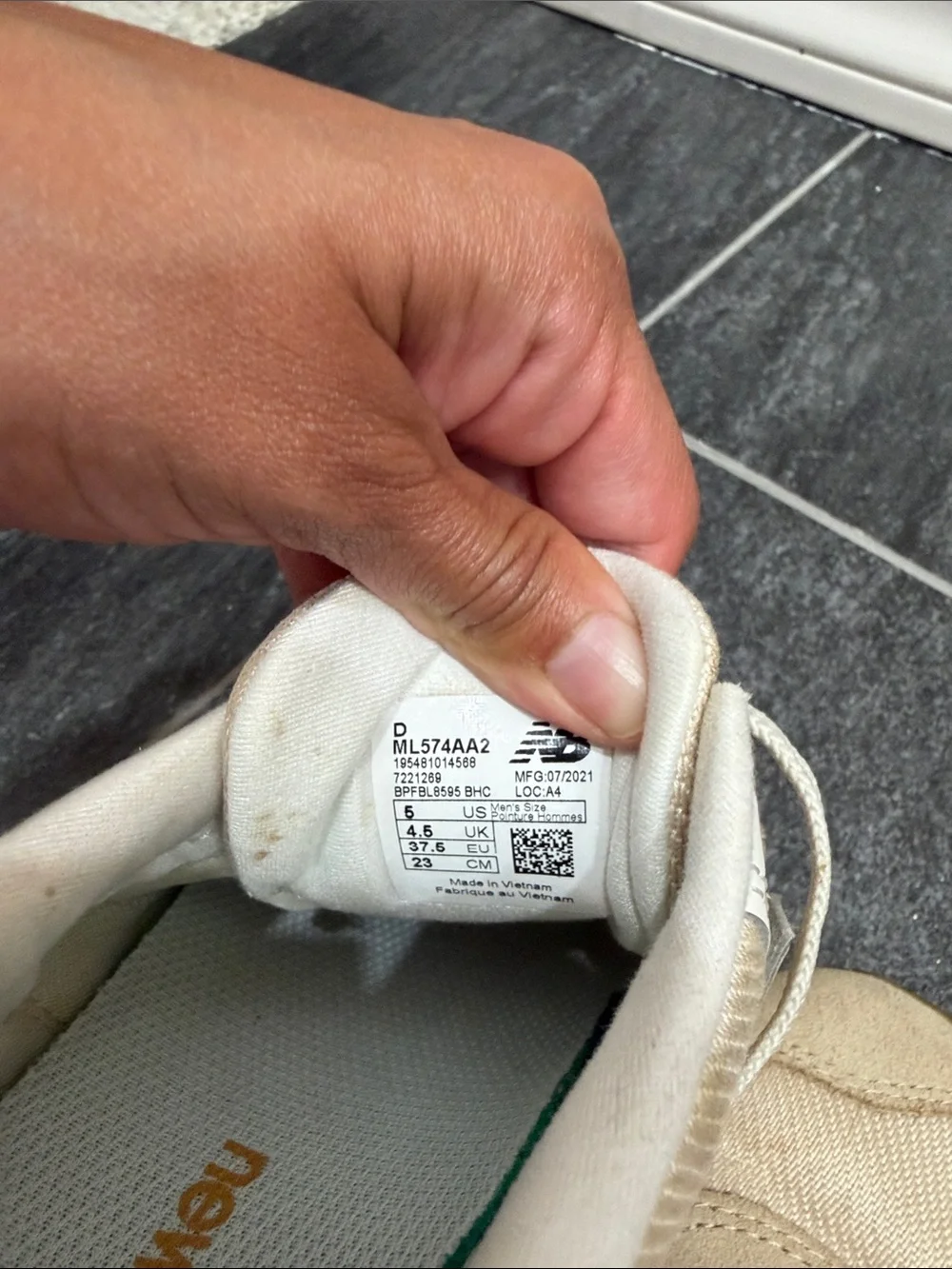 New Balance Women's Light Beige and Tan Sneakers